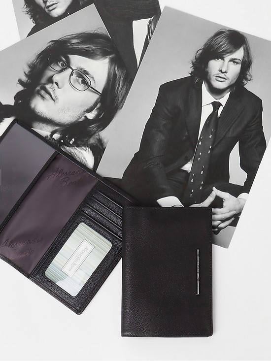 Черная обложка для паспорта из мягкой кожи  Alessandro Beato