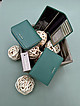 Подарочный набор, состоящий из кожаного кошелька и обложки в зеленой гамме  Alessandro Beato
