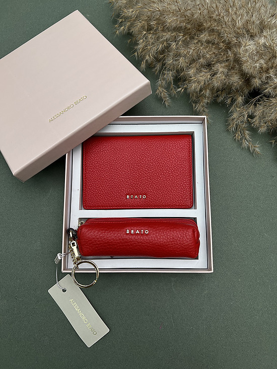 Подарочный набор из натуральной кожи, состоящий из ключницы и обложки для паспорта, в красных оттенках  Alessandro Beato