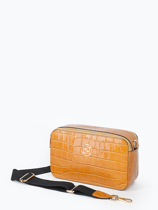 Прямоугольная сумочка кросс-боди из медово-коричневой кожи под крокодила  BE NICE