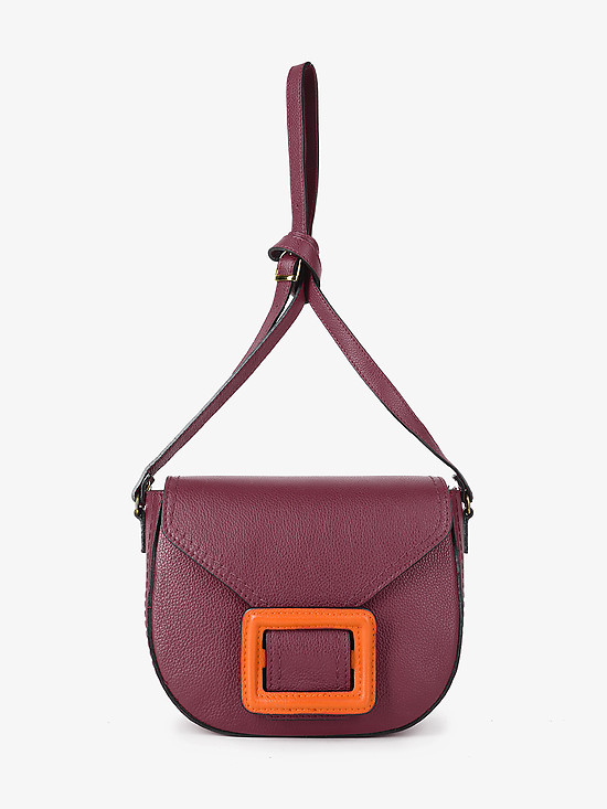 Полукруглая сумочка кросс-боди из бордовой кожи с оранжевой пряжкой  BE NICE