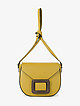 Полукруглая сумочка кросс-боди из лаймово-желтой кожи с коричневой пряжкой  BE NICE