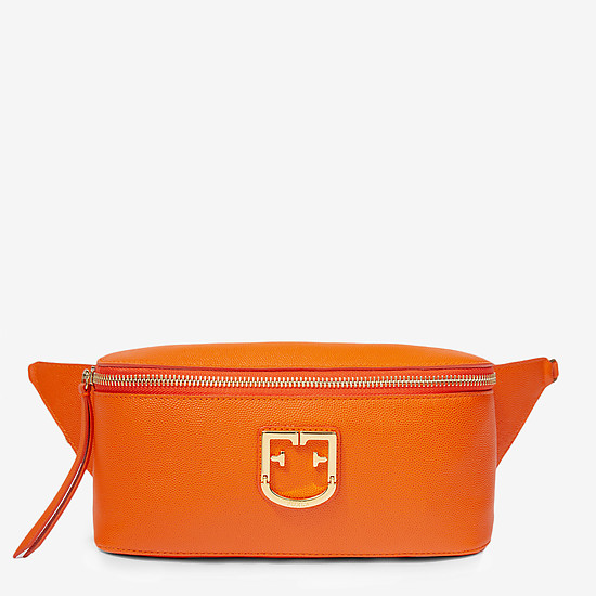 Оранжевая кожаная сумка-бананка Isola с регулируемым ремнем-цепочкой  Furla