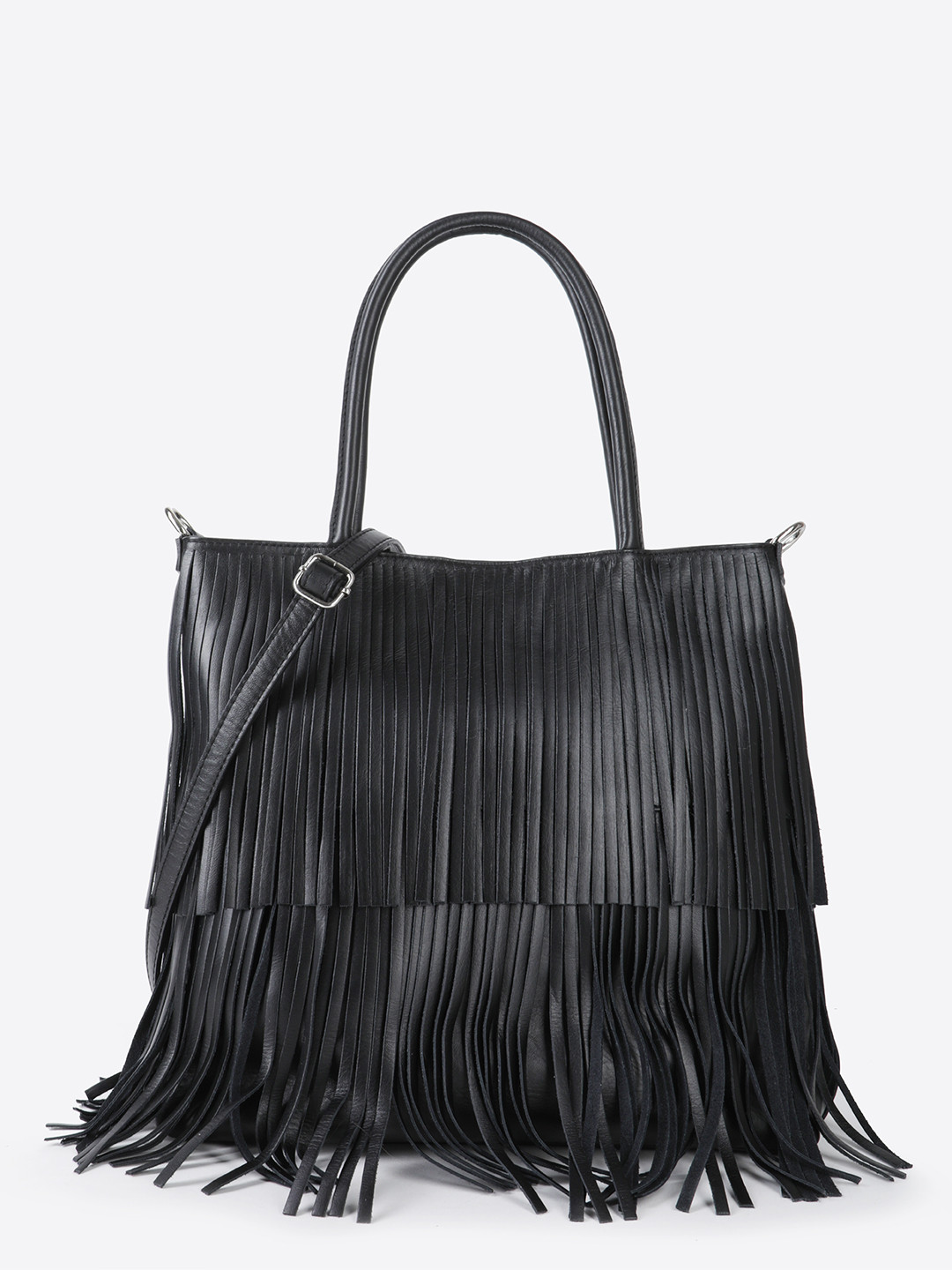 Черная кожаная сумка-тоут с бахромой – Россия, черного цвета, натуральная  кожа. Купить в интернет-магазине в Москве. Цена 13830 руб.