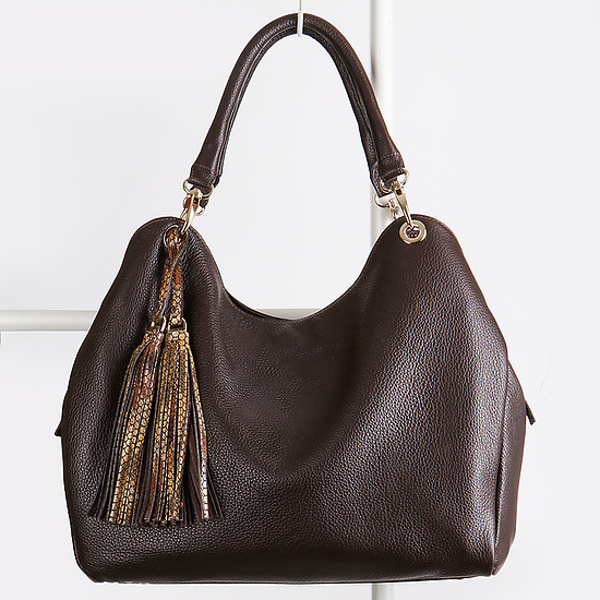 Вместительная коричневая мягкая сумка с кожаными кисточками  KELLEN