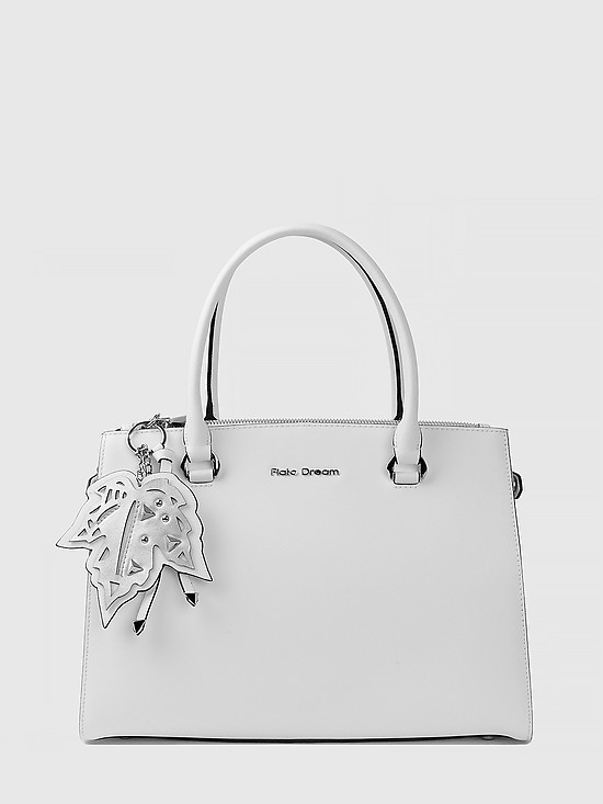Белая сумка-тоут из плотной сафьяновой кожи с красивым брелоком  Fiato Dream