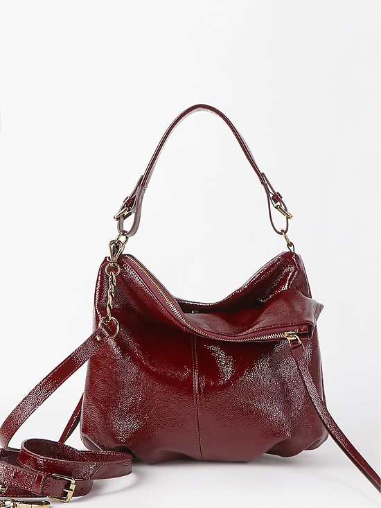 Лаковая бордовая сумка-хобо из натуральной кожи с дополнительным отстегивающимся ремешком  KELLEN