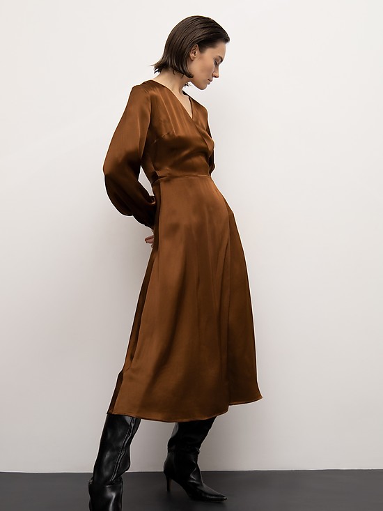 Атласное платье бронзового цвета на запах  EMKA