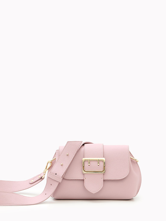 Небольшая розовая сумка-багет из мягкой кожи с пряжкой и широким ремешком  Folle