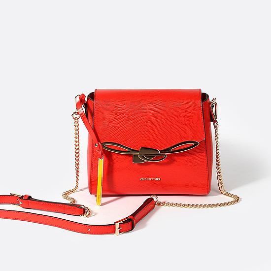 Красная сумочка с золотистой деталью Aika  Cromia