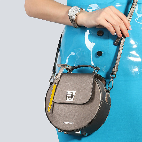 Круглая сумочка через плечо из натуральной кожи сафьяно с дополнительным ремешком в бронзовом цвете  Cromia