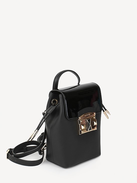 Небольшая сумка-рюкзак из черной матовой и лаковой кожи  Cromia