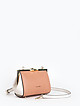 Персиковая сумочка кросс-боди - клатч с саквояжным замком  Cromia