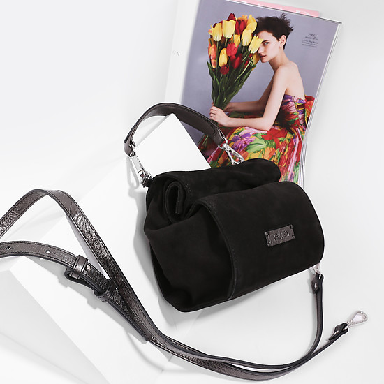 Оригинальная замшевая сумка в черном цвете со сворачивающимся верхом  KELLEN