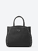 Черная кожаная сумка-тоут с декоративными серебристыми клепками  Folle