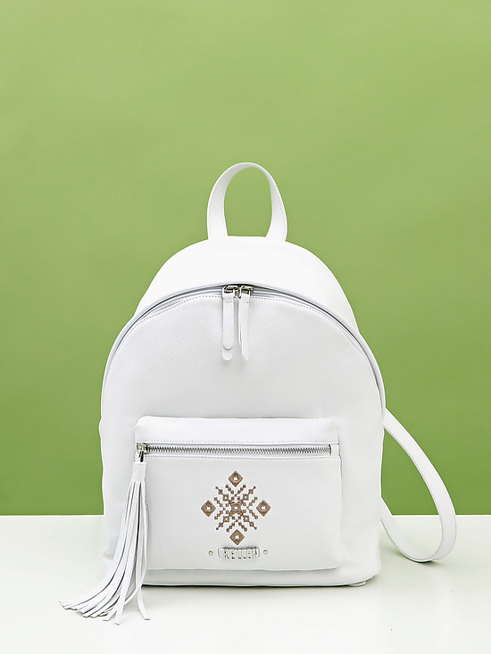 Белый кожаный рюкзак среднего размера с вышивкой на переднем кармане  KELLEN