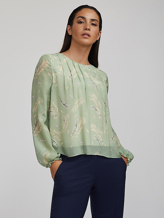 Пастельно-фисташковая блуза с растительным принтом  Calista