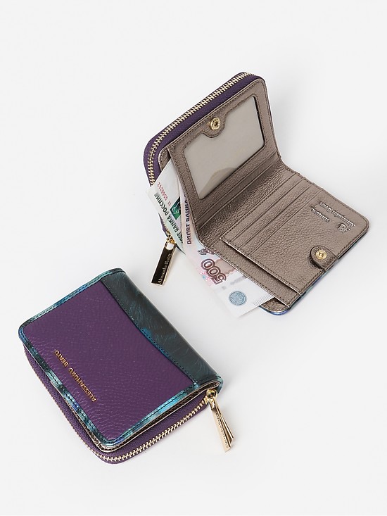 Небольшой кошелек на молнии из фиолетовой кожи и голубой металлизированой кожи с реалистичным принтом шерсти  Alessandro Beato