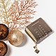 Небольшой кошелек на молнии и кнопке из бронзовой и золотистой кожи  Alessandro Beato