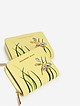 Небольшой кошелек на молнии из кремово-желтой кожи с брошью со стразами кожи  Alessandro Beato