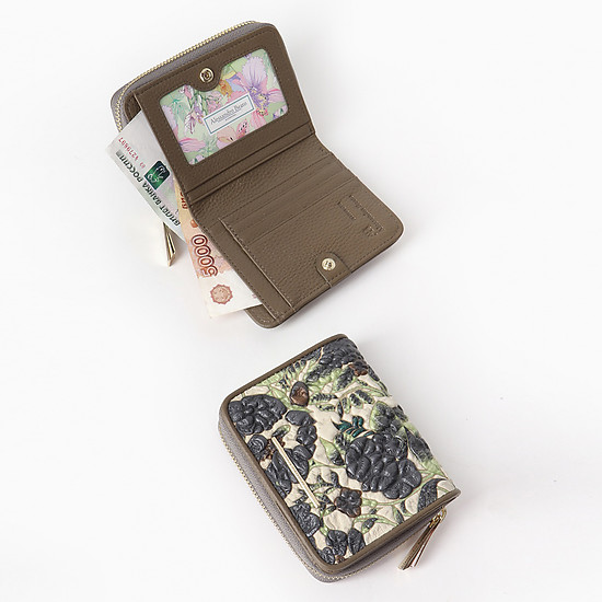 Небольшой кошелек на молнии и кнопке из натуральной кожи с объемным цветочным тиснением в бежевых тонах  Alessandro Beato