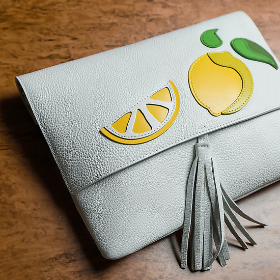 Летняя сумочка-клатч с фруктовой аппликацией из натуральной кожи  Tosca Blu