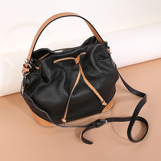 Компактная сумочка из натуральной кожи в черном цвете с контрастными деталями и отстегивающимся ремешком  Nicoli