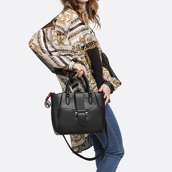 Классическая сумка из экокожи с карманом на передней части и широким плечевым ремнем  Ferre collezioni