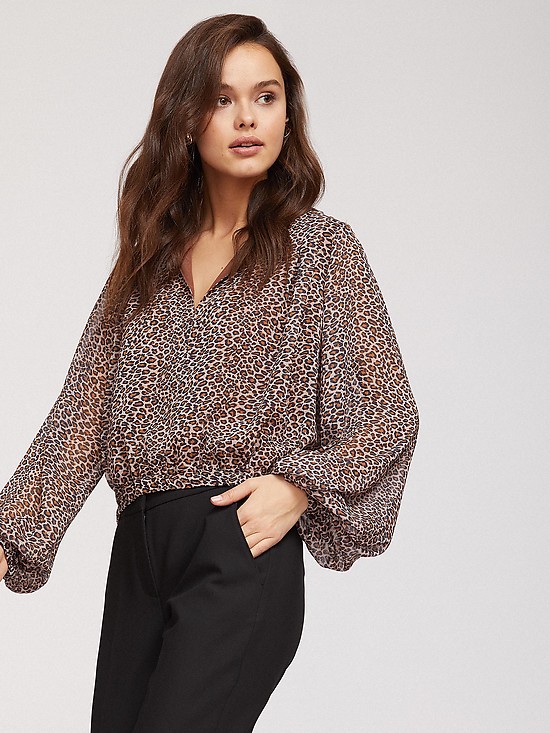 Легкая укороченная блуза с леопардовым принтом  Calista