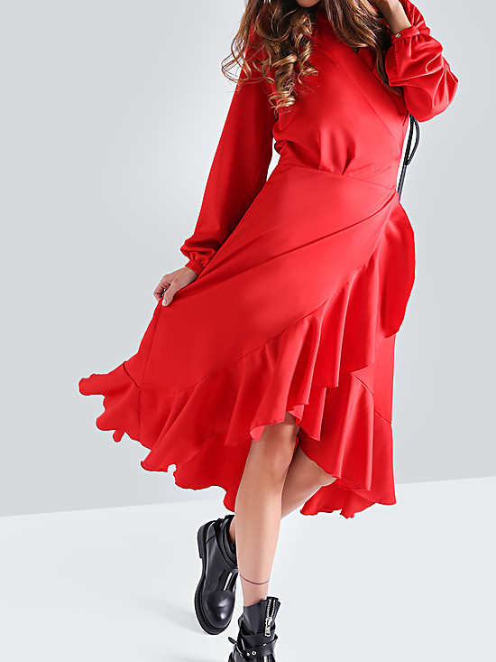 Платье красная россия. Красное платье. Комбинированные красные платья. Крутое красное платье. Красное платье 2023.