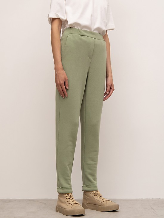 Бледно-оливковые трикотажные брюки  EMKA