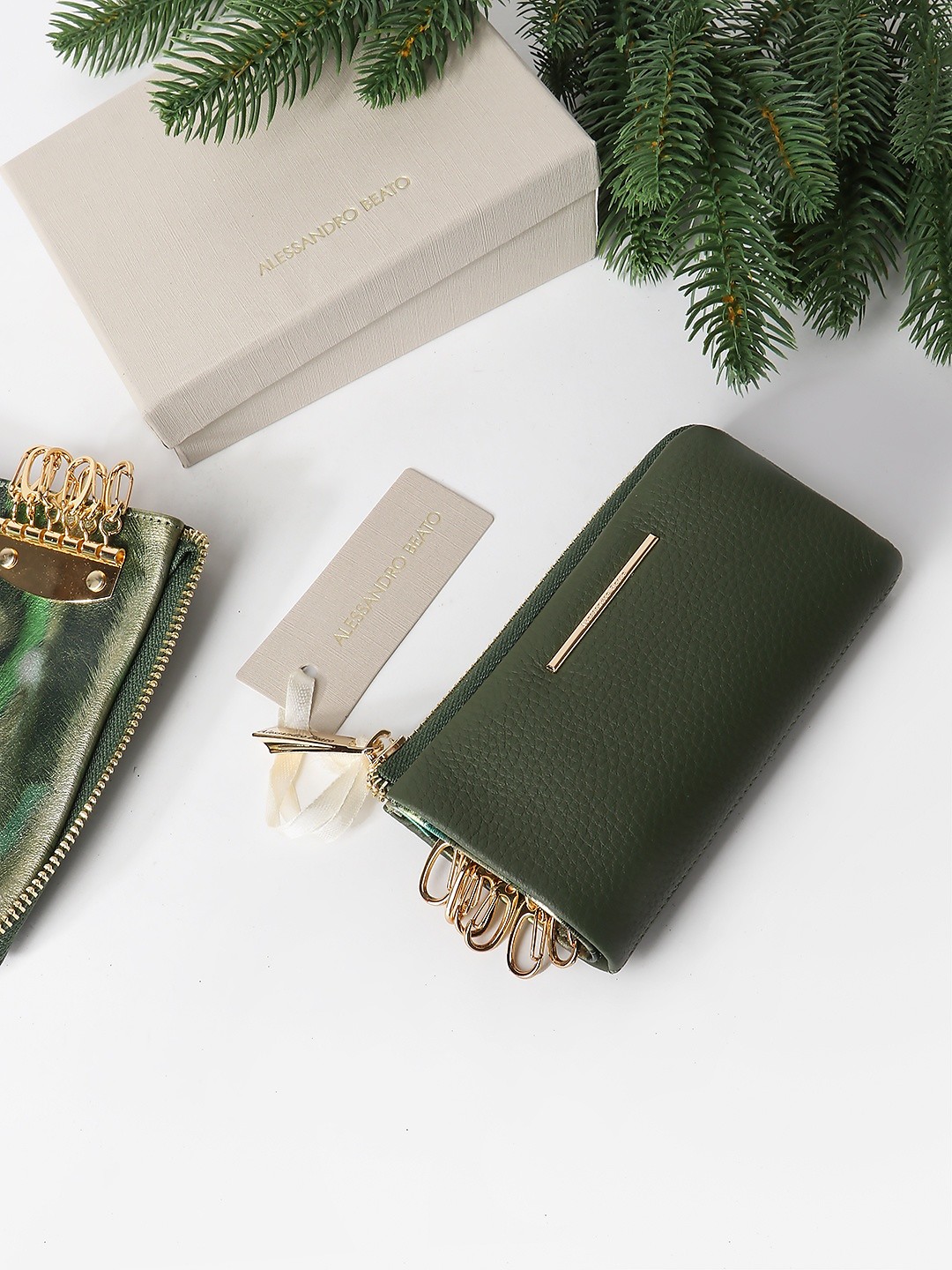 Зеленая кожаная ключница на молнии с карманом для купюр  Alessandro Beato