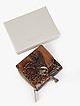 Небольшой кошелек из коричневой кожи с золотистым напылением и цветочным тиснением на кнопке  Alessandro Beato