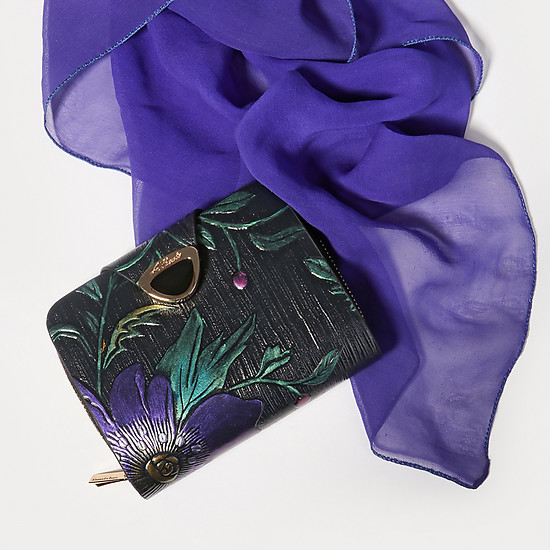 Компактный черный кошелек  из мягкой кожи с объемным цветочным тиснением и принтом  Alessandro Beato