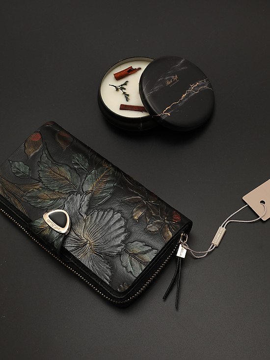 Большой горизонтальный кошелек из крупнозернистой черной кожи с цветочным принтом  Alessandro Beato