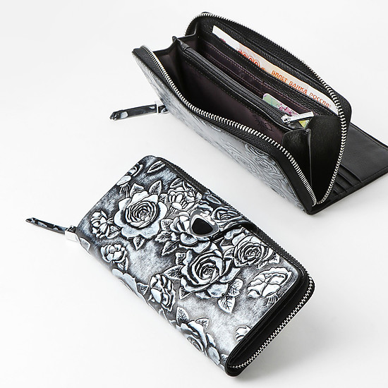 Большой горизонтальный кошелек из серебристо-черной кожи с объемным цветочным тиснением  Alessandro Beato