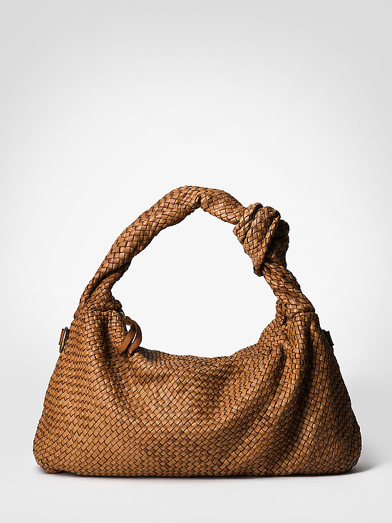 Плетеная коньячная сумка-хобо из мягкой кожи с винтажным эффектом  BE NICE