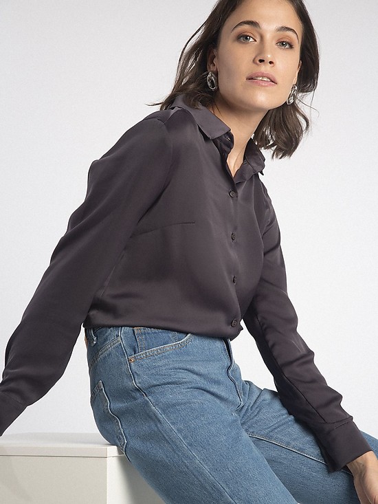 Однотонная блуза в сером оттенке  EMKA