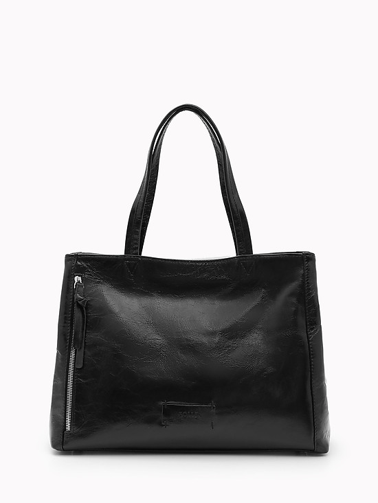 Базовая черная сумка-тоут из мягкой лаковой кожи с ручкам на плечо  Folle