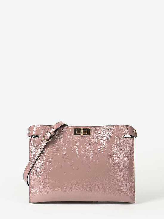 Прямоугольная сумочка кросс-боди из пудрово-розовой лаковой кожи  Gianni Notaro