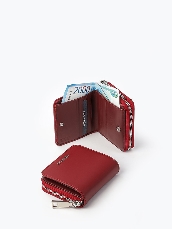 Миниатюрный бордовый кошелек из гладкой кожи с отделением для мелочи на молнии  Cromia