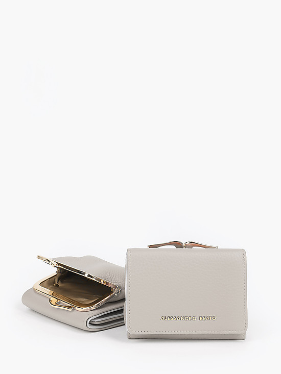 Небольшой пастельно-серый кошелек из зернистой кожи с кармашком на клипсе  Alessandro Beato