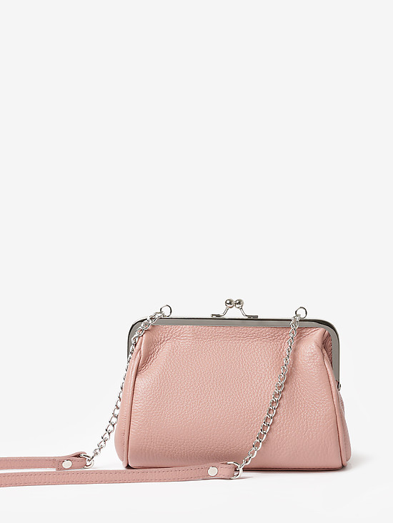 Маленькая пудрово-розовая кожаная сумочка на фермуаре с ремешком через плечо  Richet