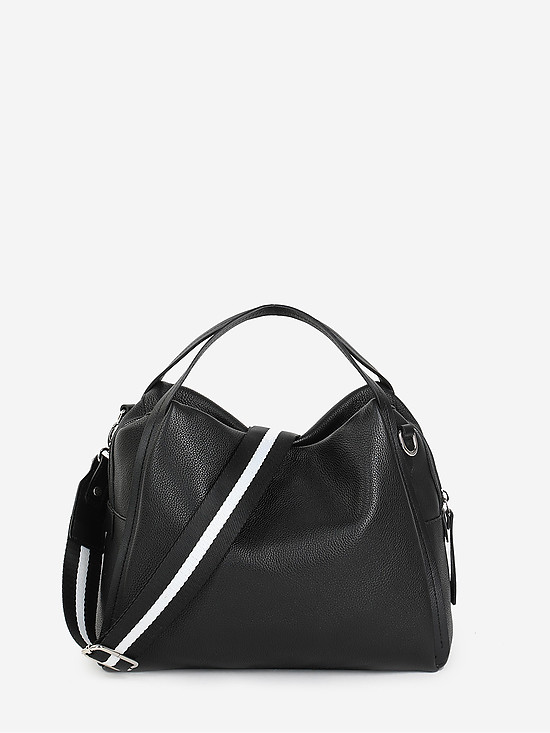Небольшая кожаная сумка мягкой прямоугольной формы черного цвета с текстильным ремешком  Folle