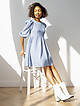 Короткое голубое платье бэби-долл с рукавами фонариками  Roanella