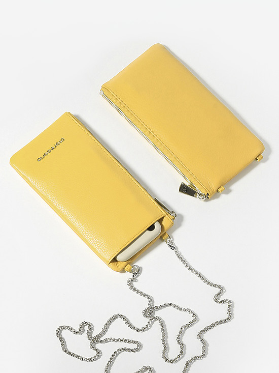 Желтая сумочка-кошелек из мягкой кожи с цепочкой на шею  Di Gregorio