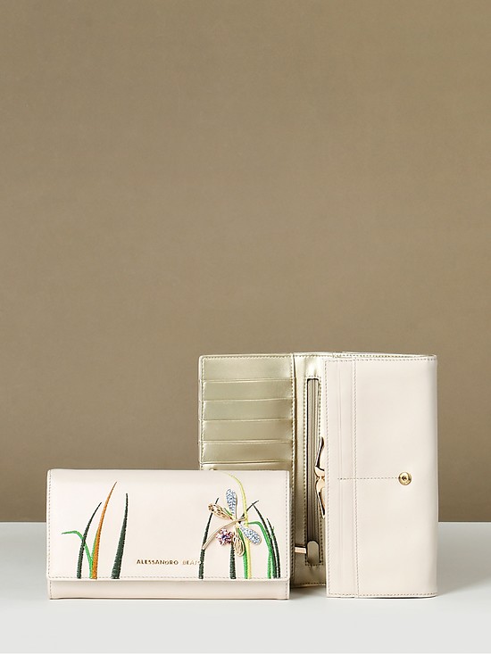 Светло-бежевый кожаный кошелек на кнопке с вышивкой и брошью со стразами  Alessandro Beato