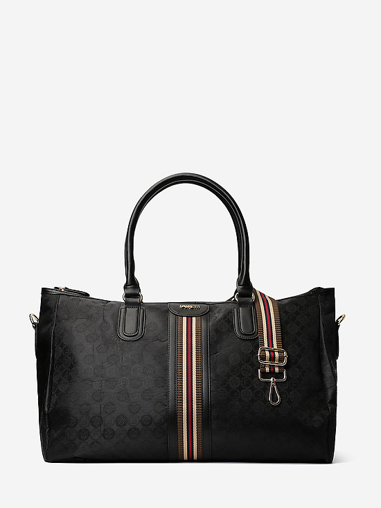 Дорожная сумка из экокожи в черном цвете с брендовым принтом  Fabretti