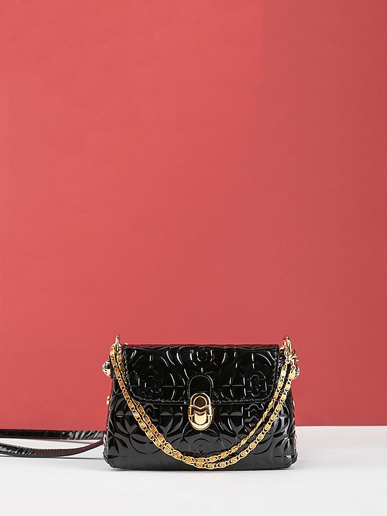 Черная сумочка кросс-боди из лаковой кожи с брендовым тиснением  Marino Orlandi