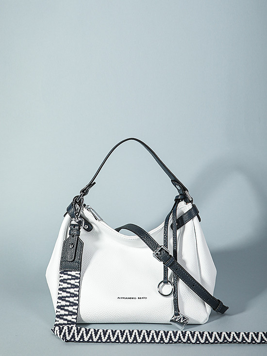 Небольшая мягкая кожаная сумка-хобо белого цвета с серыми вставками  Alessandro Beato